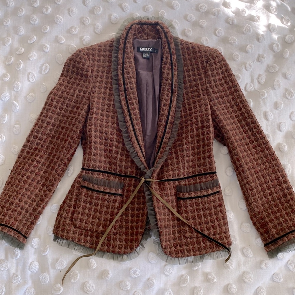 Luxurious DKNY wool blazer
